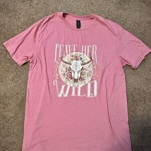Gildan Pink 'Leave Her Wild' Graphic Tee
